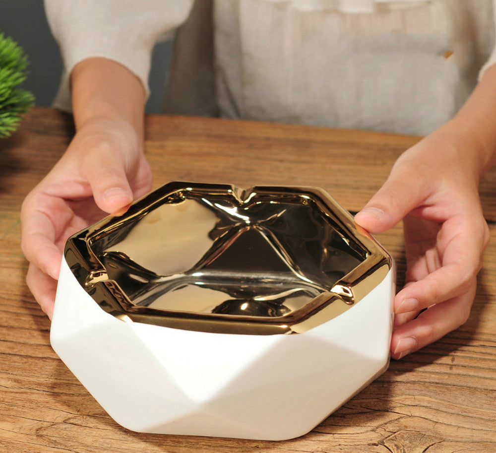 Nordic Light Luxury Ceramic Ashtray Home Living Room Personality Simple And Creative Coffee Table Decoration Ornaments